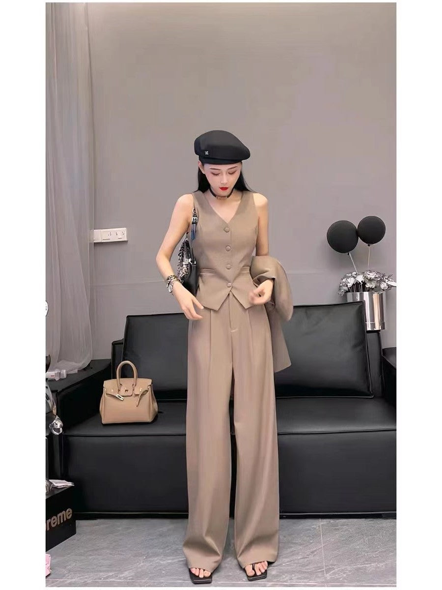 Beautifully Finished Coat in a Timeless Design