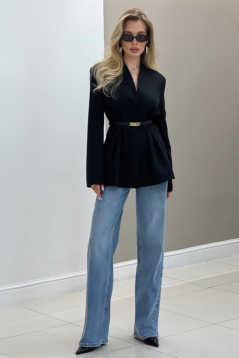 Well Tailored Garment with a Graceful Silhouette