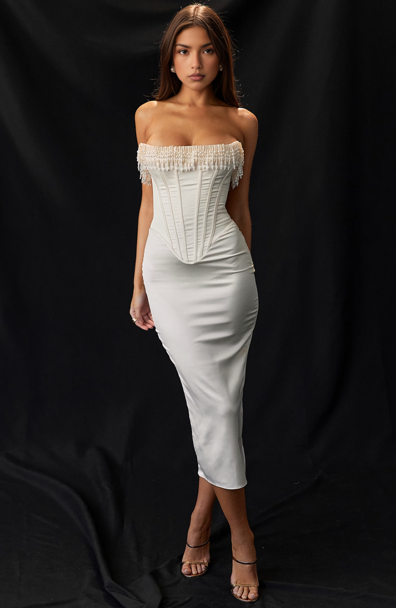 Beautifully Crafted Dress in a Classic Style