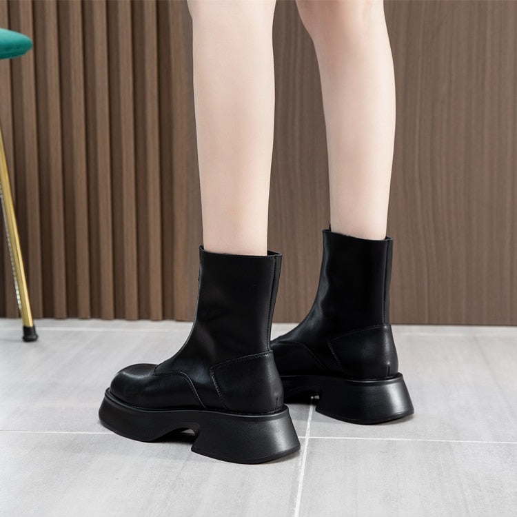 Elegantly Styled Boots for Everyday Wear