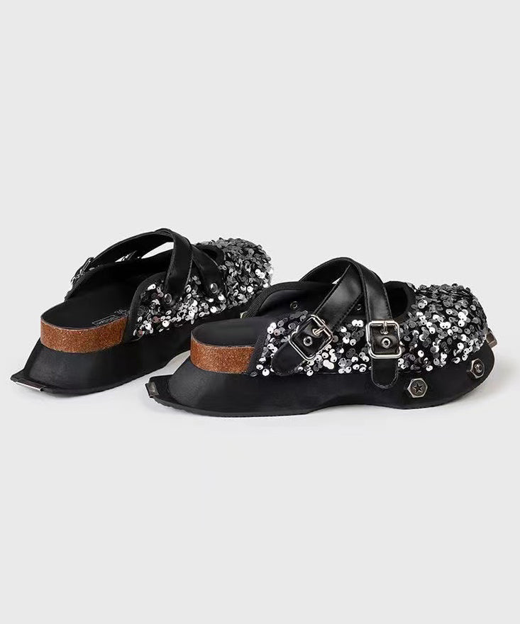 Effortlessly Elegant Sandals with a Timeless Design