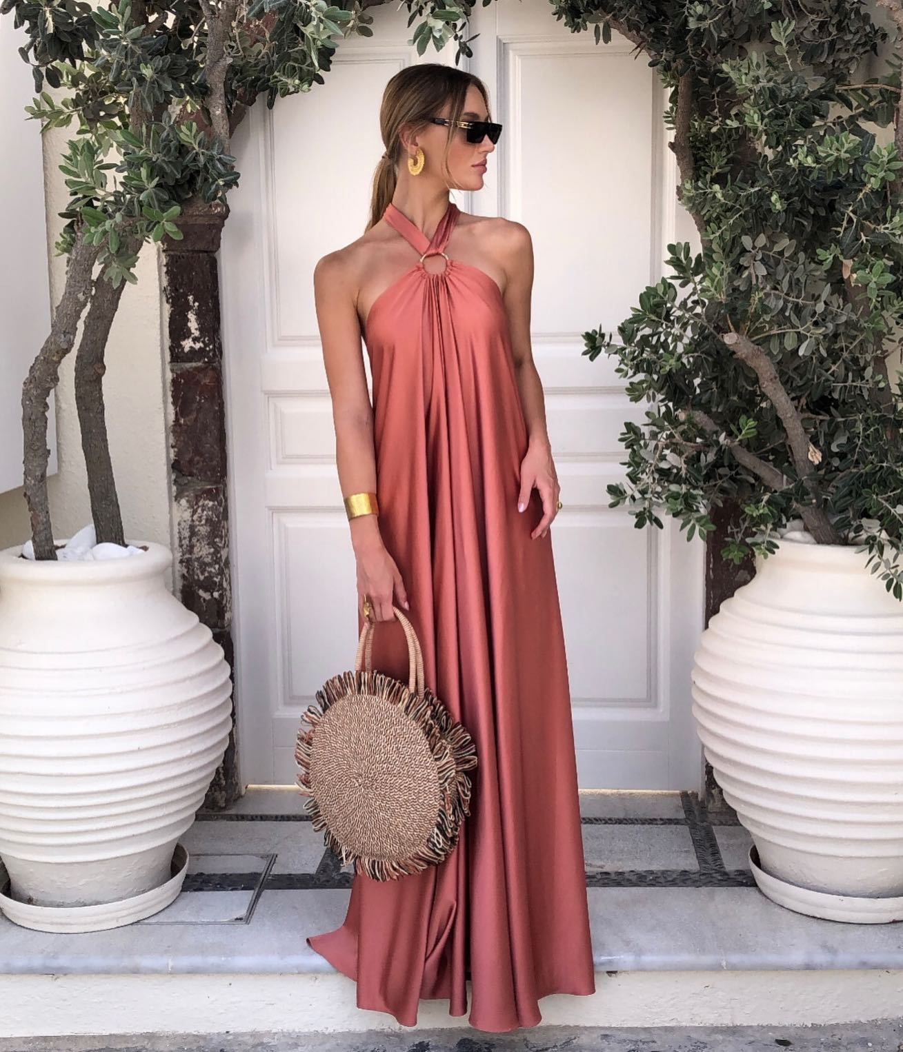 Beautifully Crafted Dress in a Classic Style