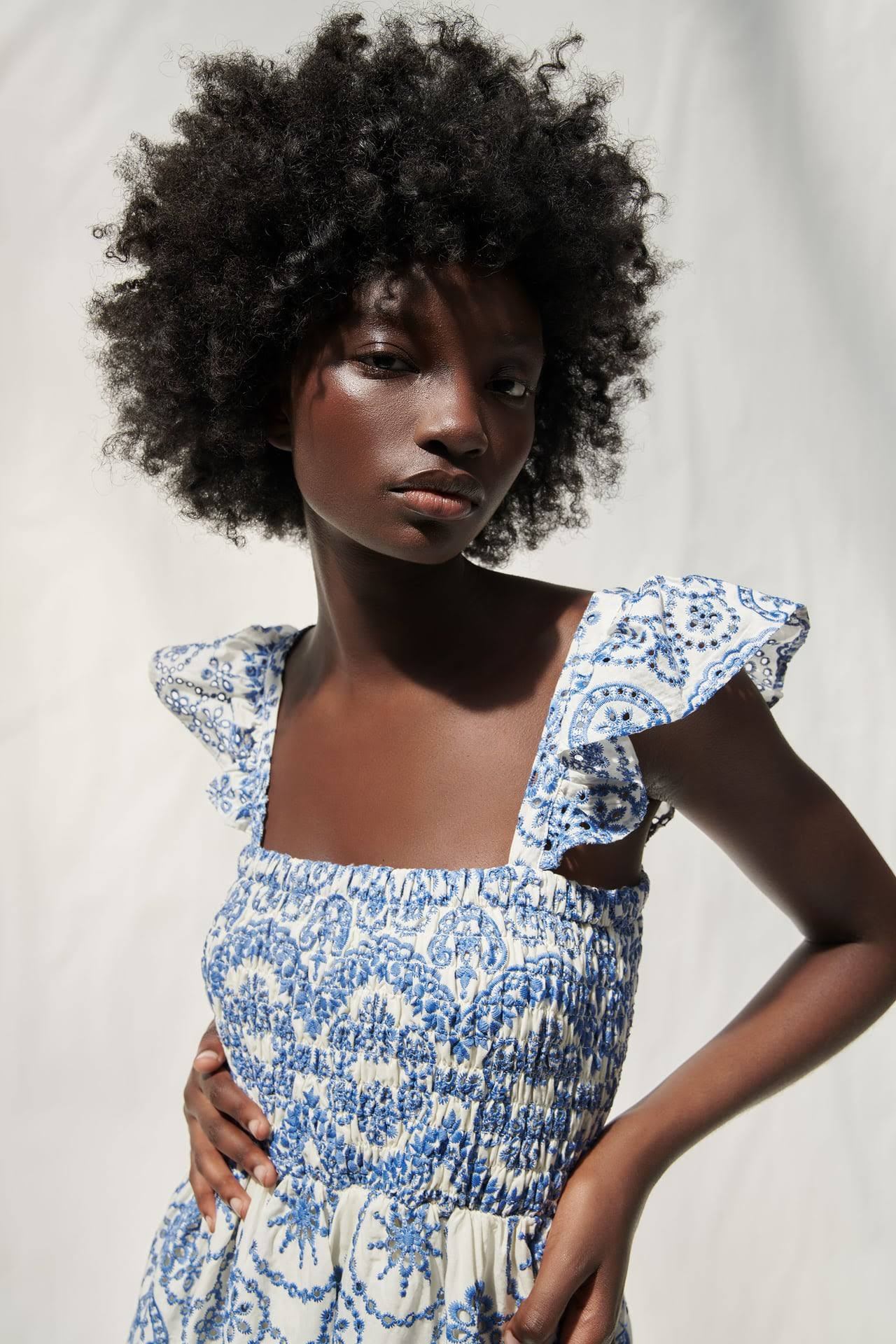 Beautifully Finished Dress in a Timeless Design