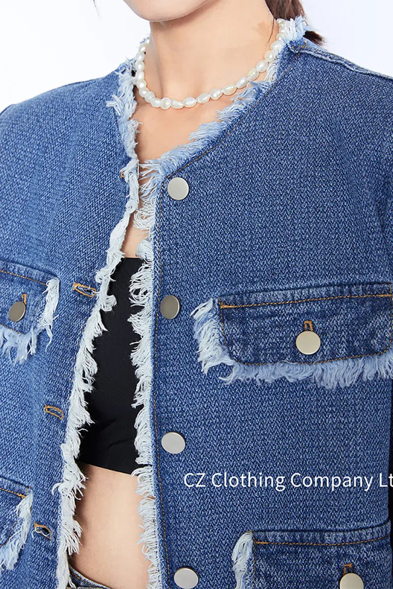Effortlessly Elegant Jacket with a Timeless Design