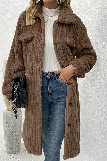 Well Tailored Coat with a Graceful Silhouette