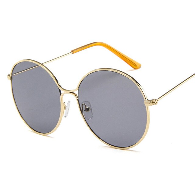 Sophisticated Garment with a Clean Classic Look