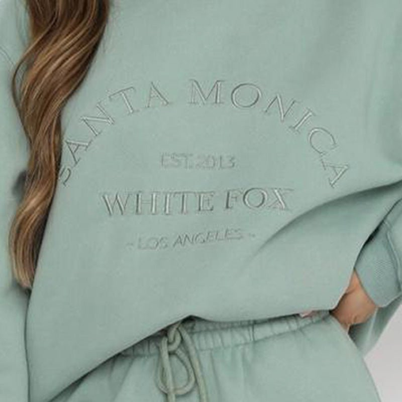 Well Tailored Sweater with a Graceful Silhouette