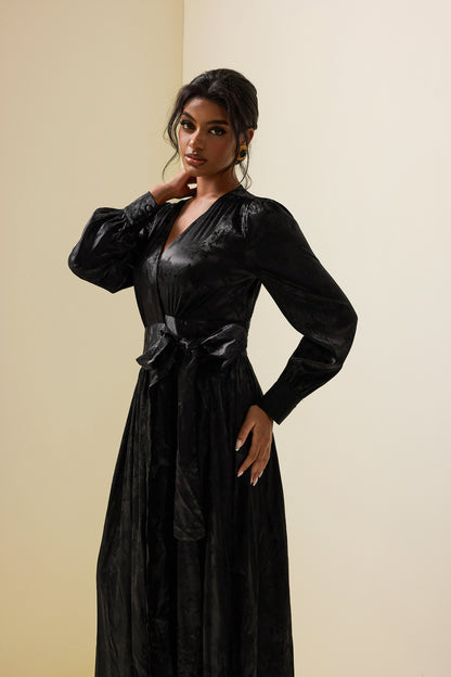Effortlessly Elegant Dress with a Timeless Design