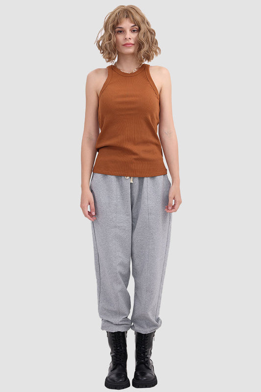 Well Tailored Top with a Graceful Silhouette