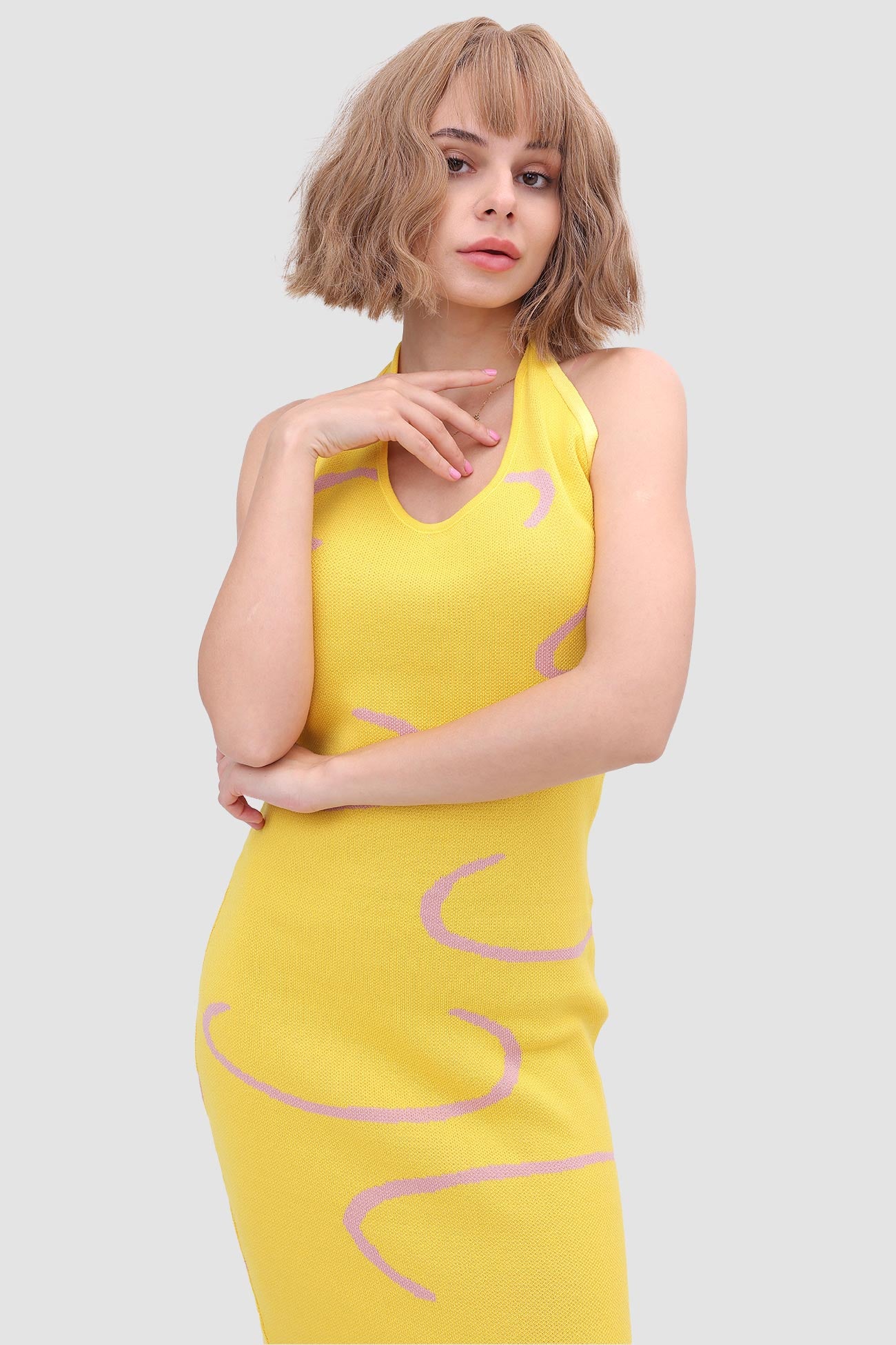 Well Tailored Dress with a Graceful Silhouette