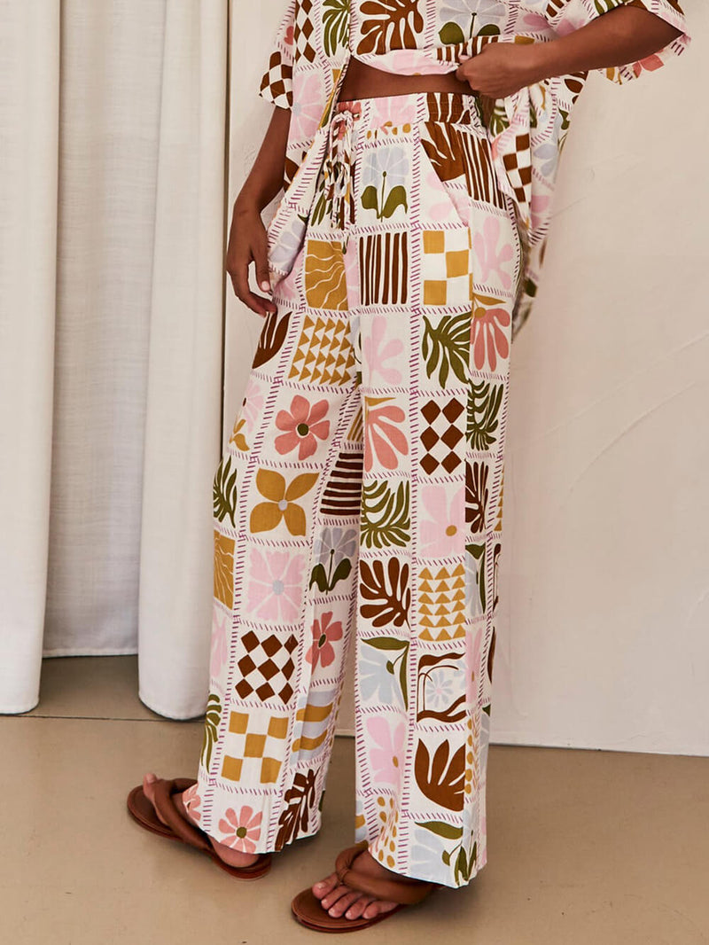 Classic Vintage Pants with a Flattering Fit