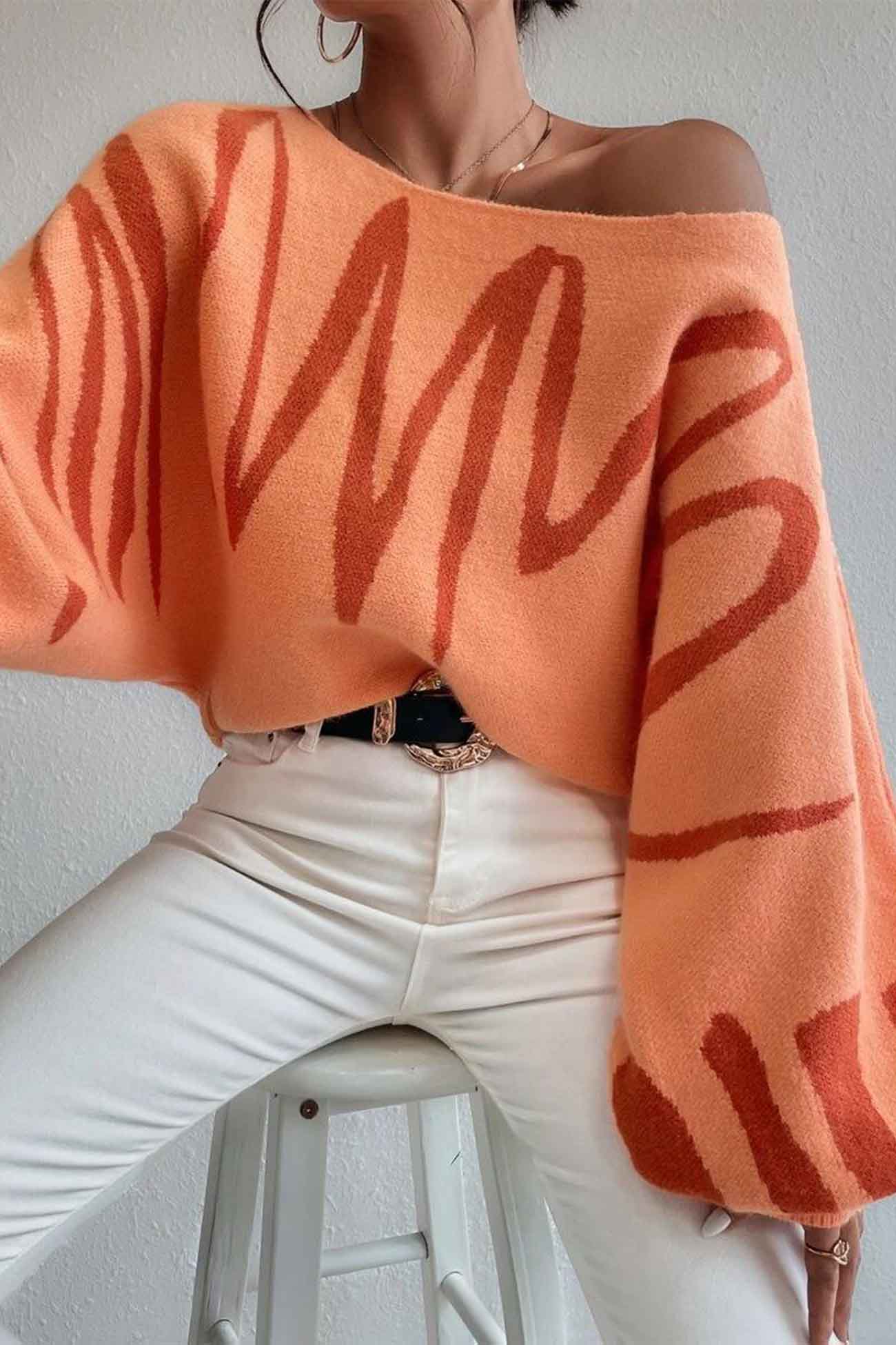 Well Tailored Sweater with a Graceful Silhouette