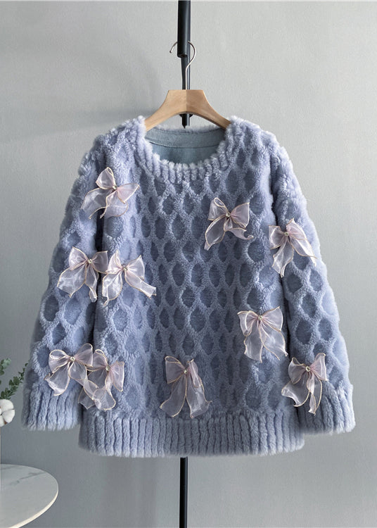 Classic Vintage Pullover with a Flattering Fit