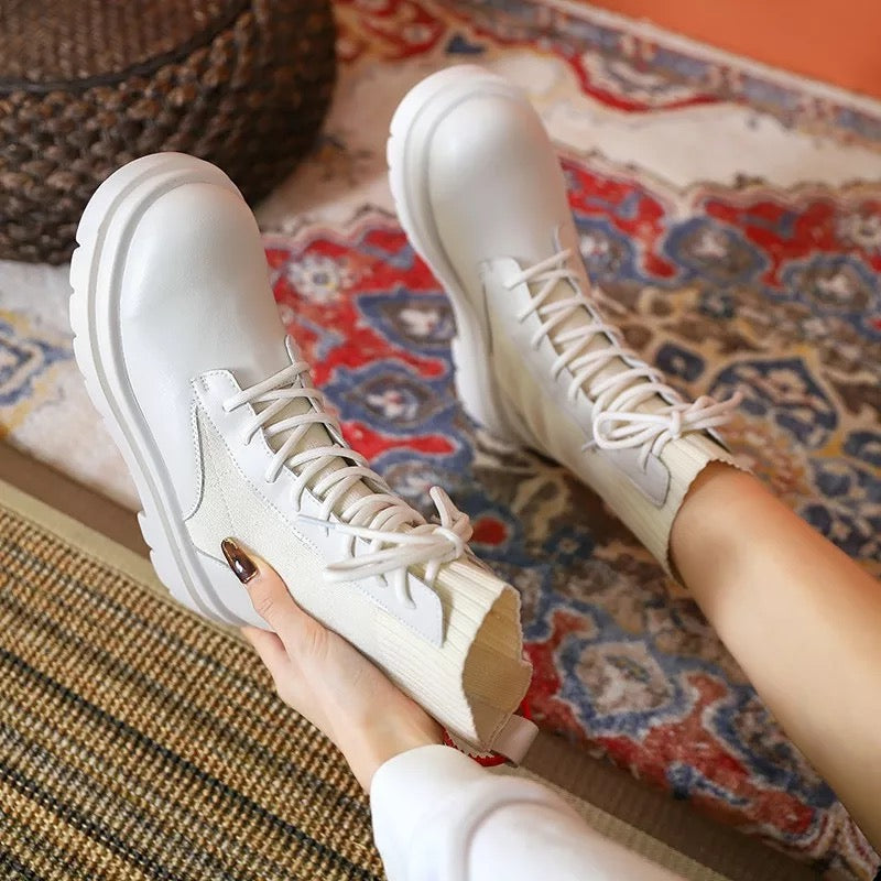 Beautifully Finished Boots in a Timeless Design