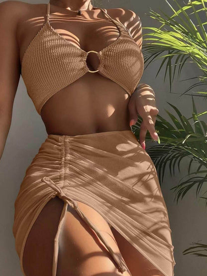 Effortlessly Elegant Bikini with a Timeless Design