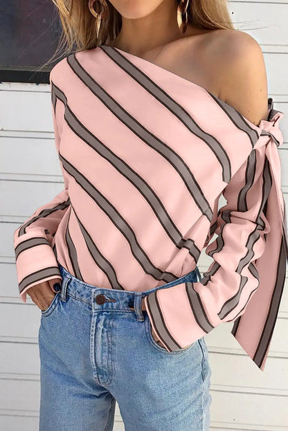 Effortlessly Elegant Blouse with a Timeless Design