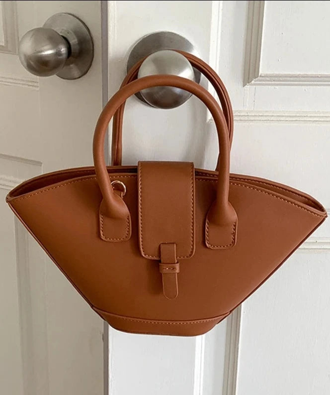 Sophisticated Bag with a Clean Classic Look