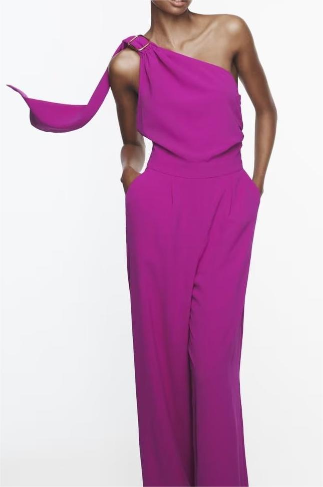 Effortlessly Elegant Trousers with a Timeless Design