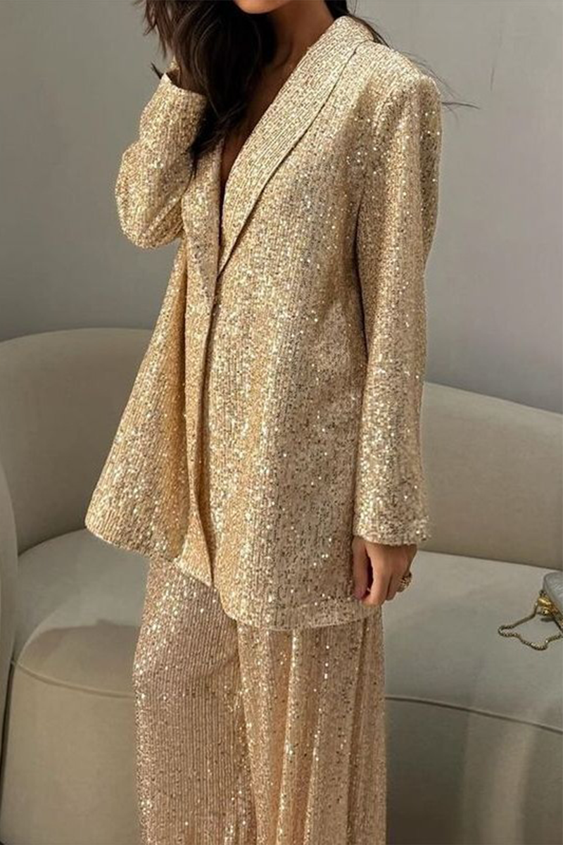 Effortlessly Elegant Garment with a Timeless Design