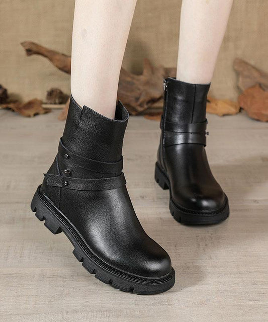Well Tailored Boots with a Graceful Silhouette