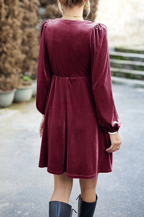 Well Tailored Dress with a Graceful Silhouette
