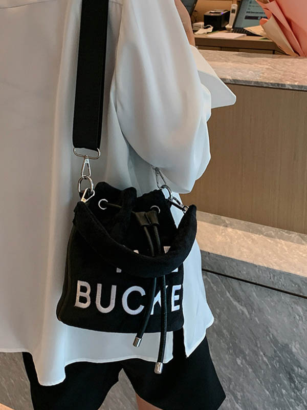 Well Tailored Bag with a Graceful Silhouette