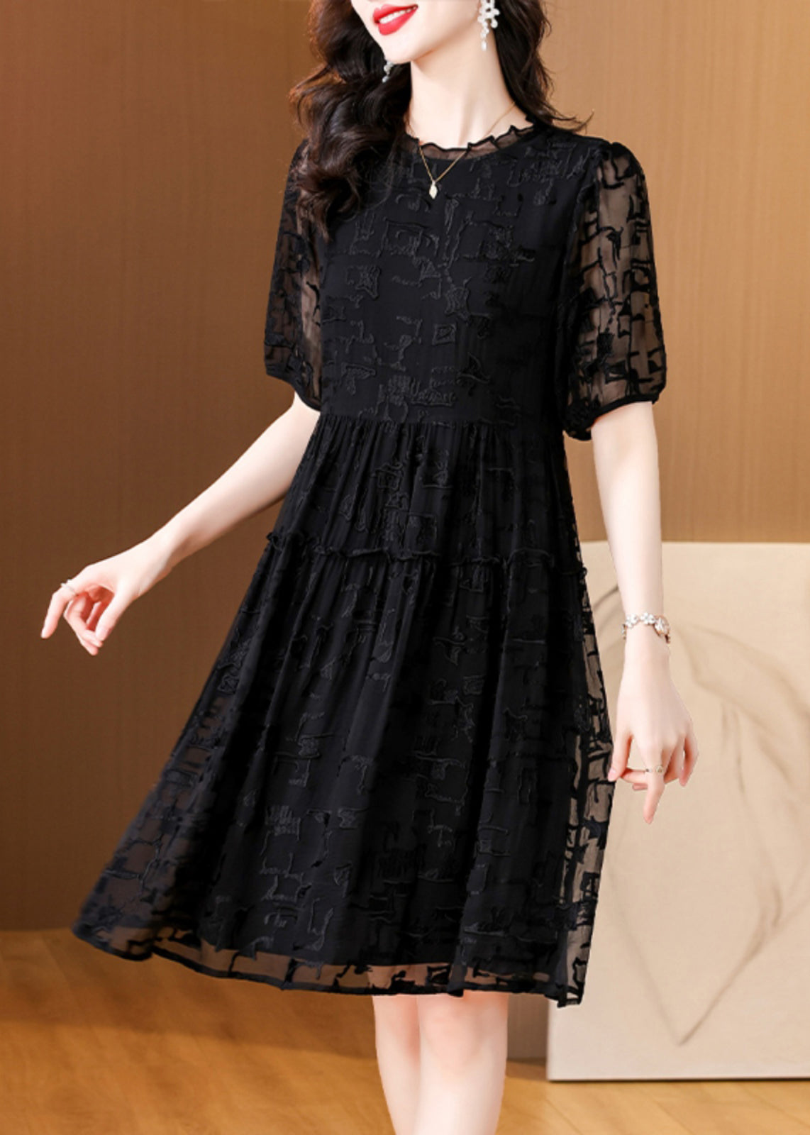 Beautifully Finished Dress in a Timeless Design