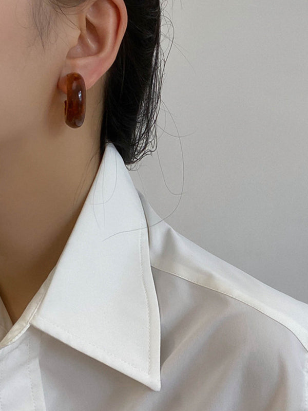 Effortlessly Elegant Garment with a Timeless Design