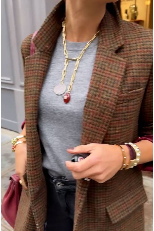 Well Tailored Jacket with a Graceful Silhouette