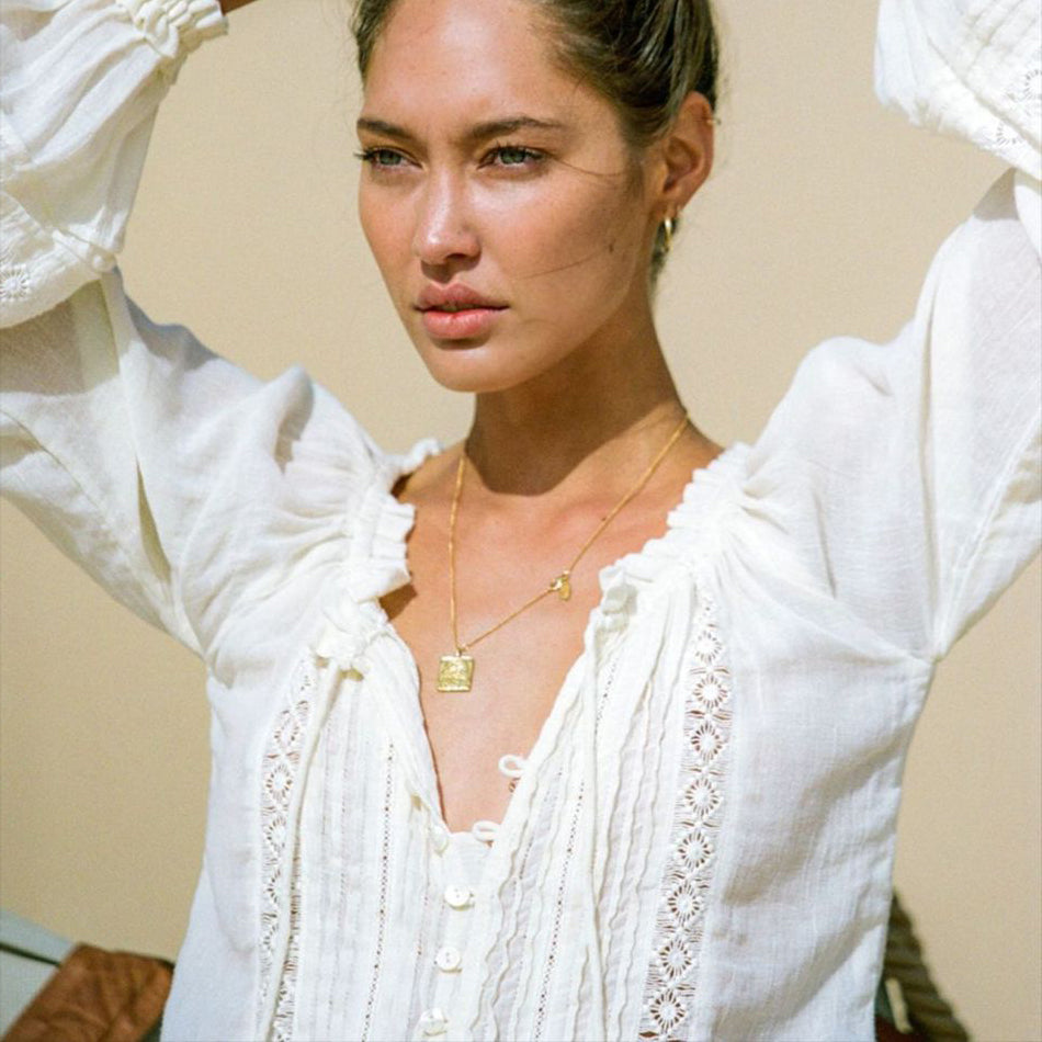 Sophisticated Blouse with a Clean Classic Look