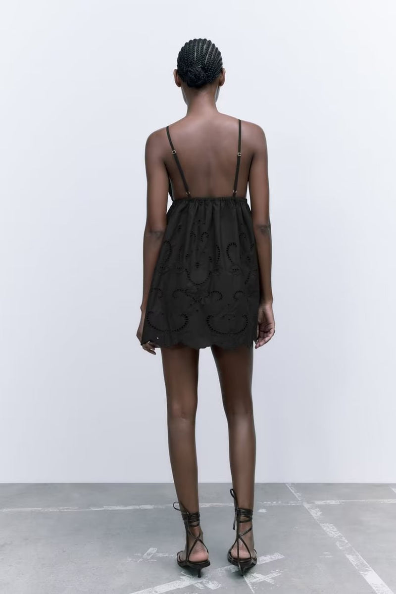 Sophisticated Dress with a Clean Classic Look