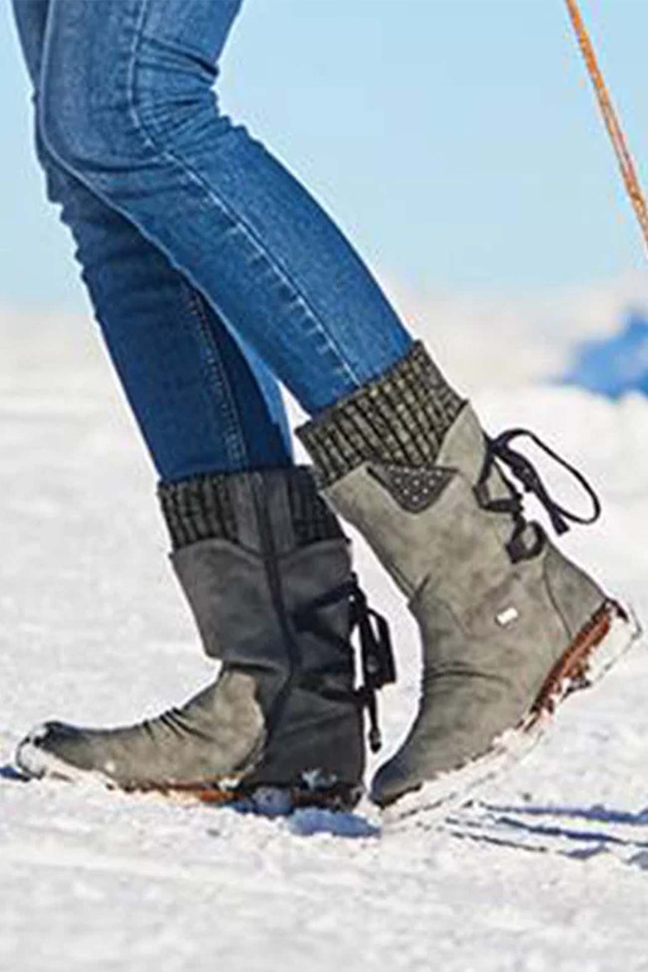 Effortlessly Elegant Boots with a Timeless Design