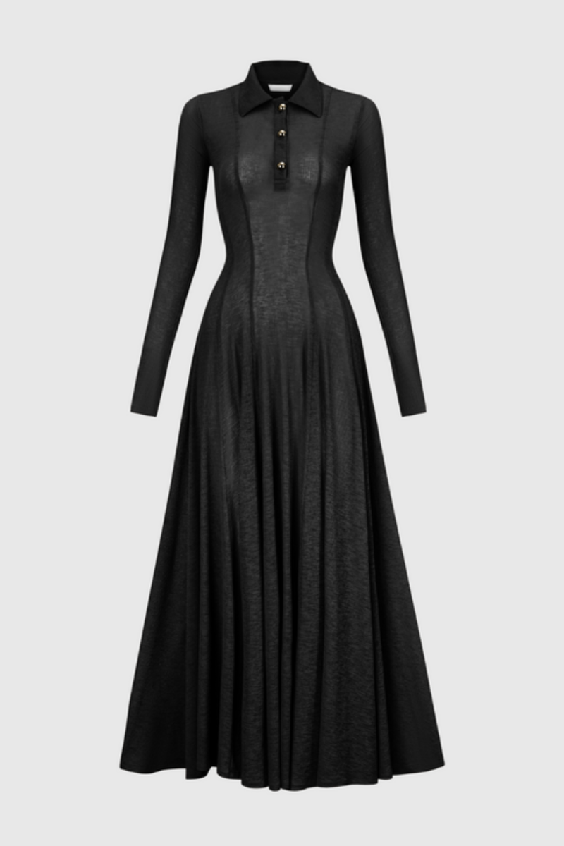 Well Tailored Dress with a Graceful Silhouette