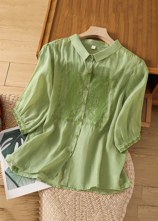 Well Tailored Blouse with a Graceful Silhouette