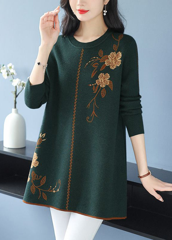 Classic Vintage Sweater with a Flattering Fit