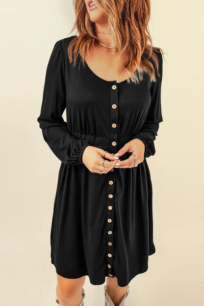 Effortlessly Elegant Dress with a Timeless Design