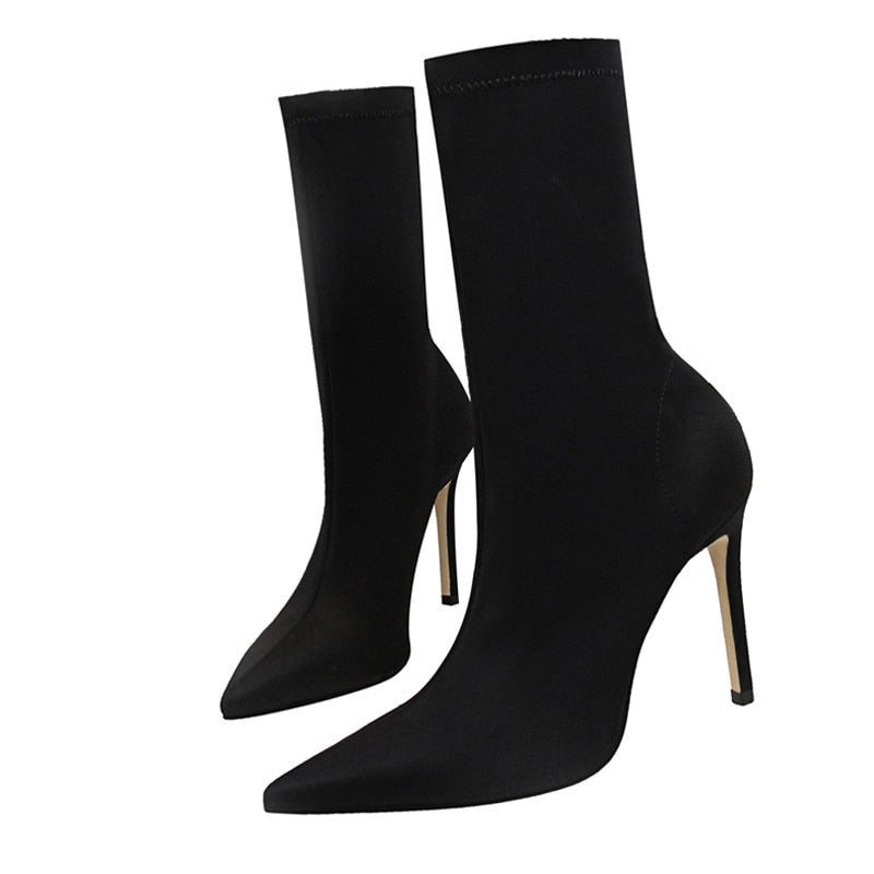 Beautifully Finished Boots in a Timeless Design