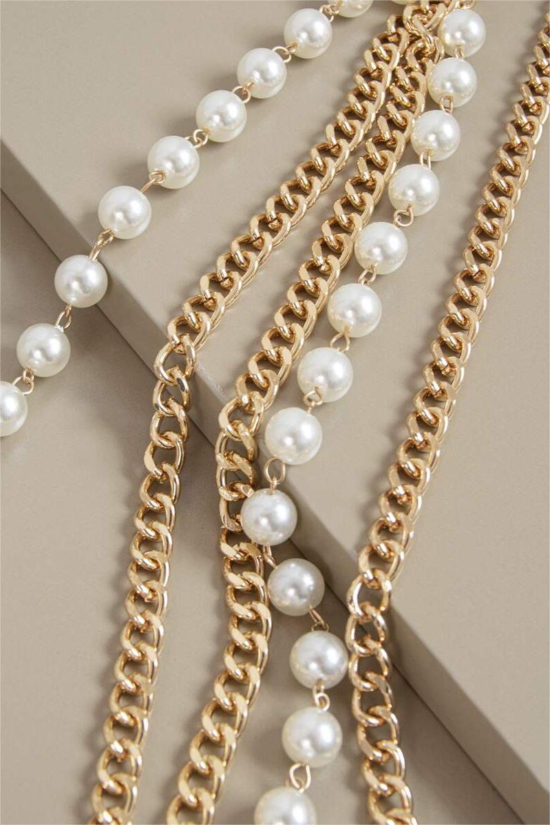 Sophisticated Garment with a Clean Classic Look