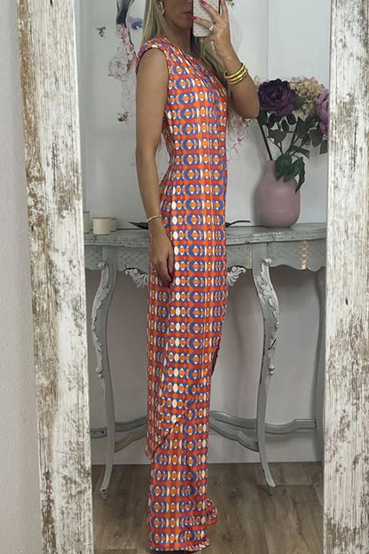 Well Tailored Top with a Graceful Silhouette