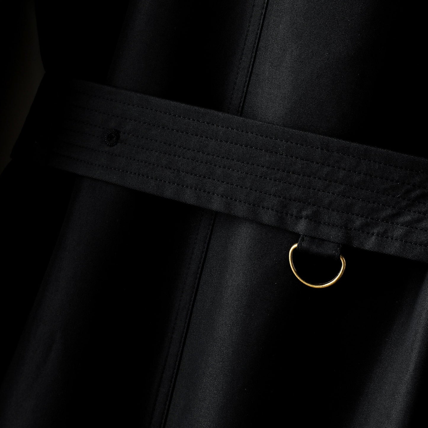 Well Tailored Coat with a Graceful Silhouette