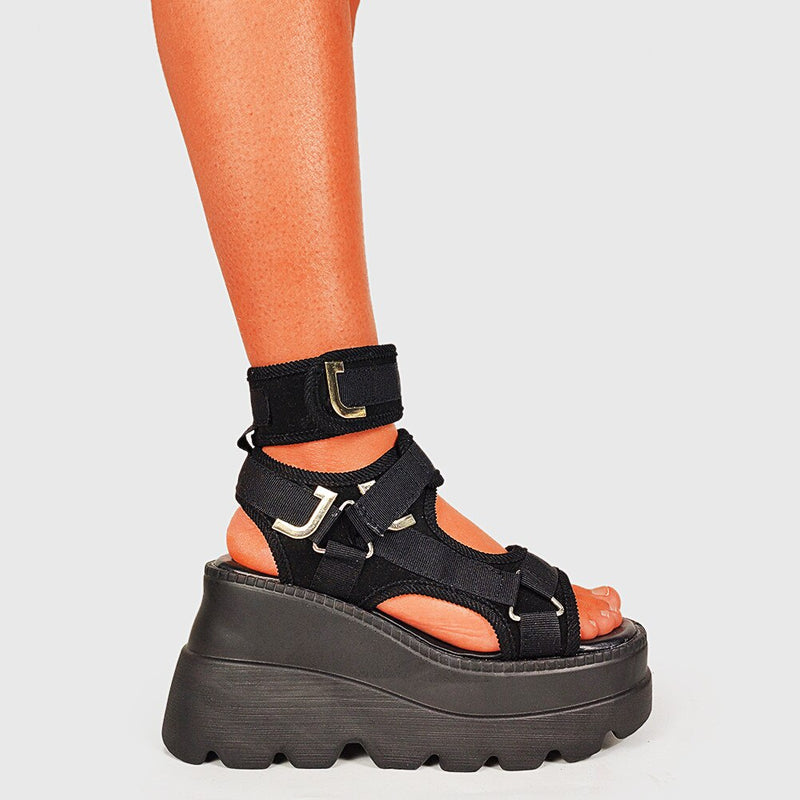 Beautifully Finished Sandals in a Timeless Design