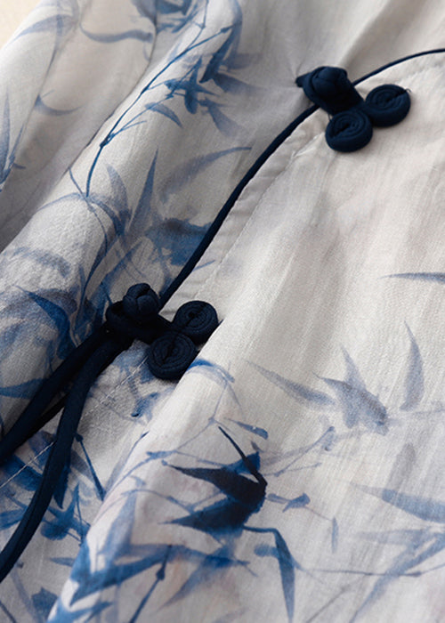 Sophisticated Blouse with a Clean Classic Look