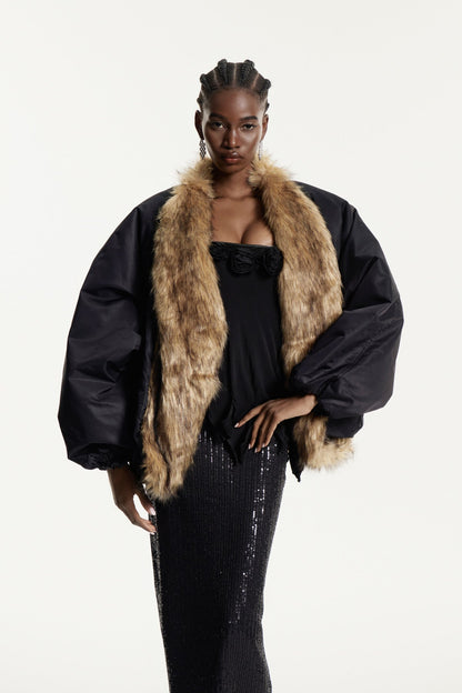 Effortlessly Elegant Jacket with a Timeless Design