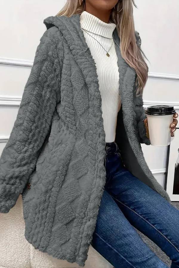 Well Tailored Coat with a Graceful Silhouette