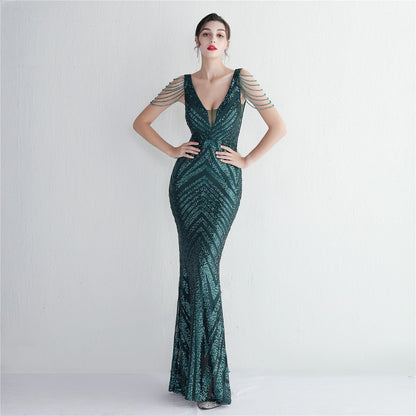 Beautifully Finished Dress in a Timeless Design