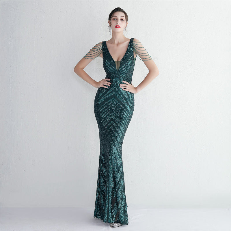 Beautifully Finished Dress in a Timeless Design