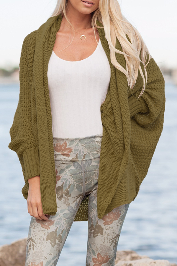 Effortlessly Elegant Sweater with a Timeless Design