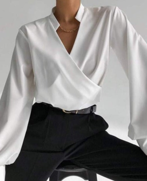 Effortlessly Elegant Shirt with a Timeless Design