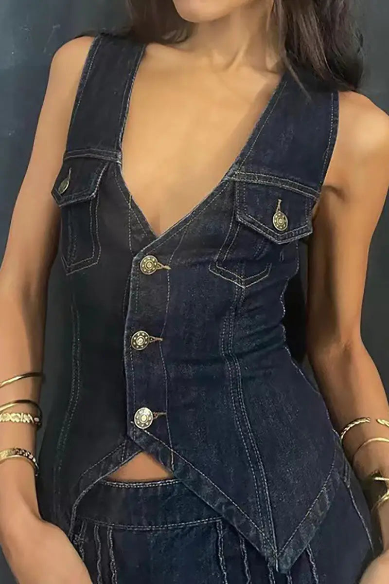Sophisticated Garment with a Clean Classic Look