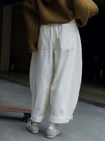Effortlessly Elegant Pants with a Timeless Design